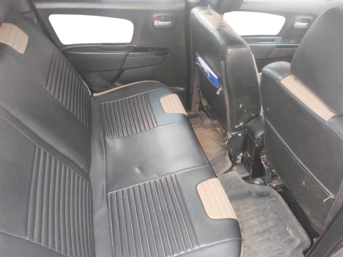 2018 Maruti Wagon R 1.0 VXI, Petrol, Manual, 1,43,365 km, interior