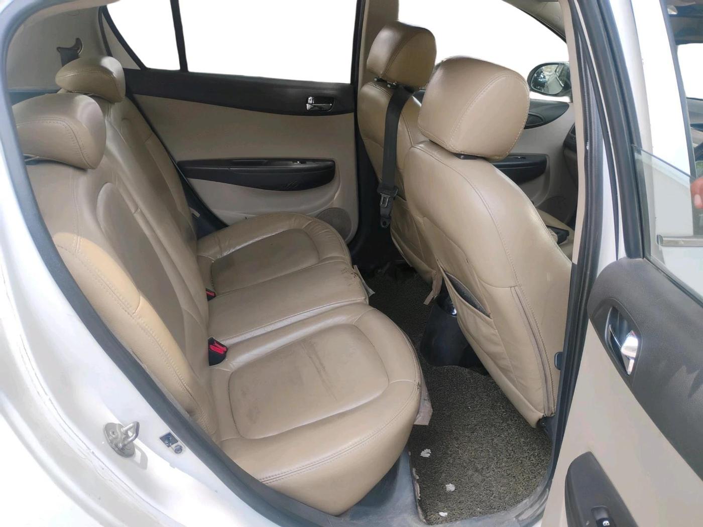 2013 Hyundai i20 ASTA 1.4 CRDI, Diesel, Manual, 1,27,959 km, interior