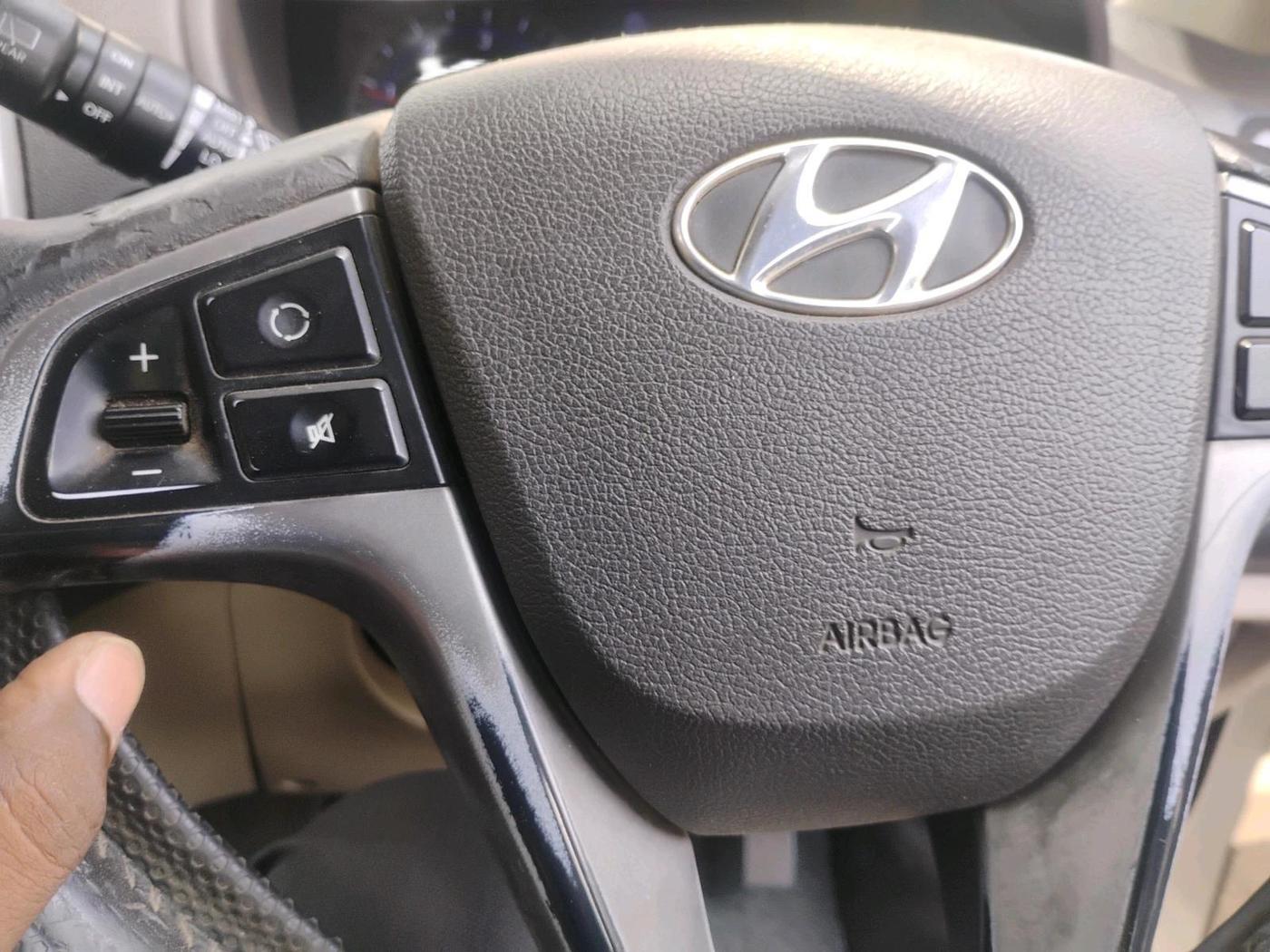 2013 Hyundai i20 ASTA 1.4 CRDI, Diesel, Manual, 1,27,959 km, interior