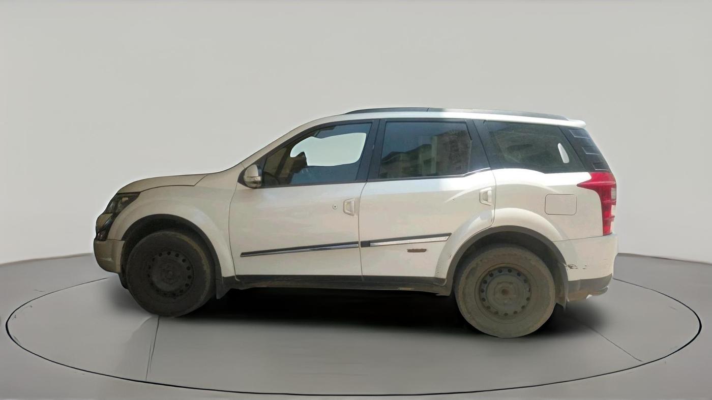 2015 Mahindra XUV500 W6, Diesel, Manual, 1,12,462 km, exterior