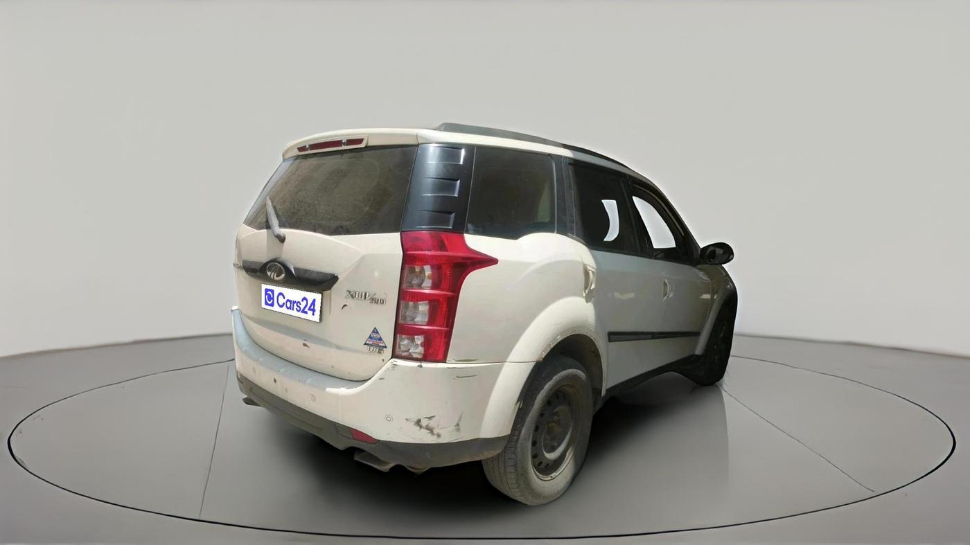 2015 Mahindra XUV500 W6, Diesel, Manual, 1,12,462 km, exterior