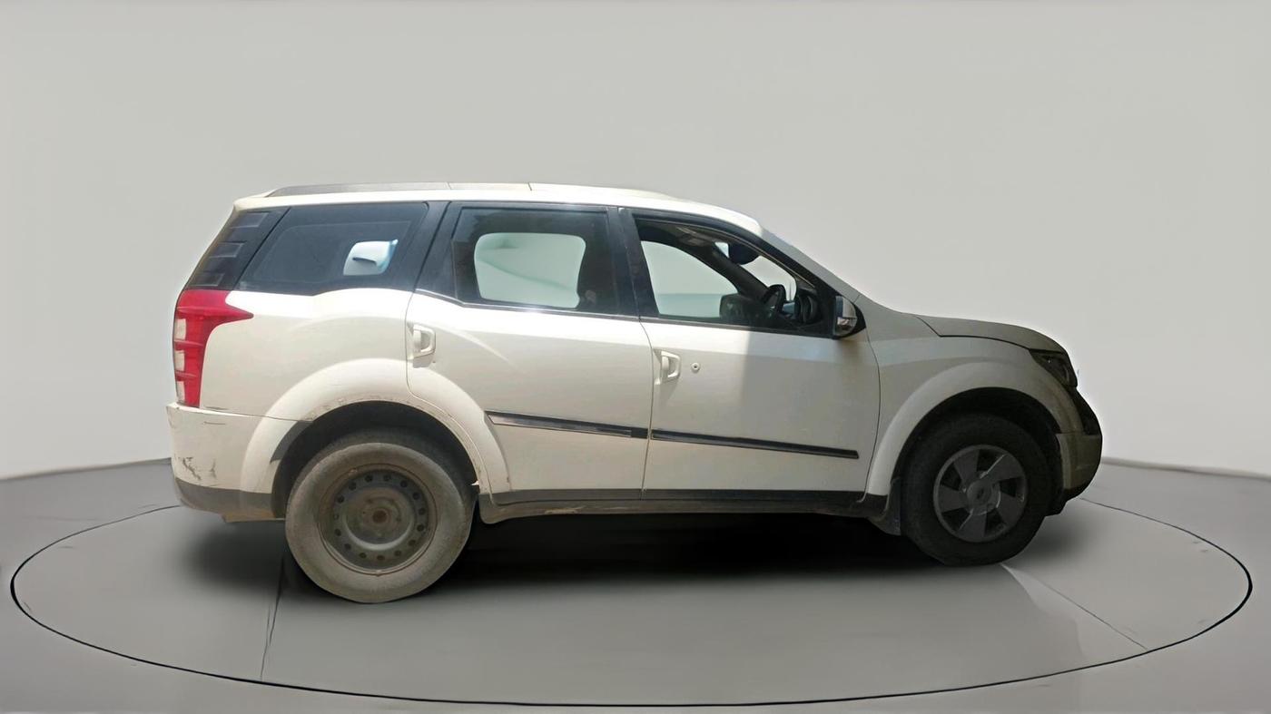 2015 Mahindra XUV500 W6, Diesel, Manual, 1,12,462 km, exterior