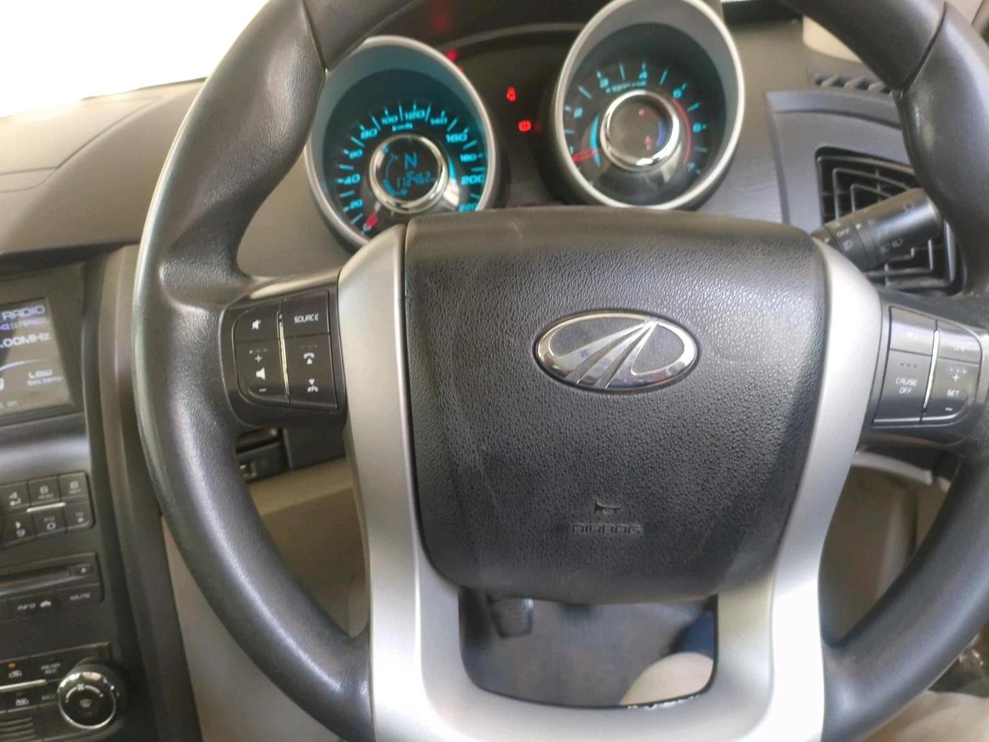 2015 Mahindra XUV500 W6, Diesel, Manual, 1,12,462 km, interior