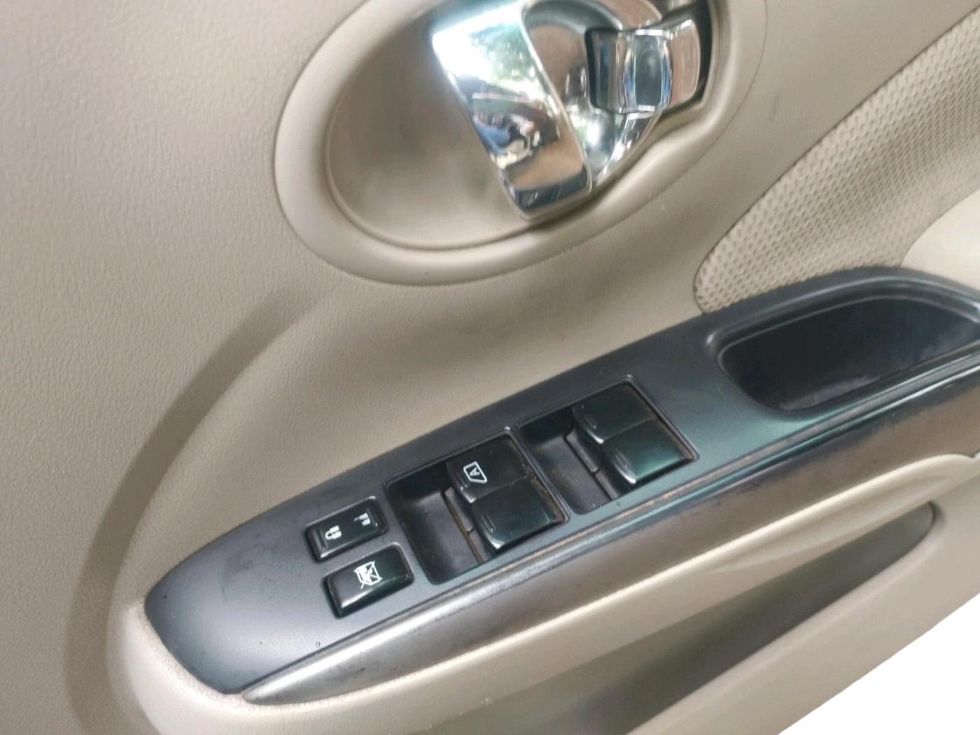 2012 Nissan Sunny XV DIESEL, Diesel, Manual, 1,39,339 km, interior