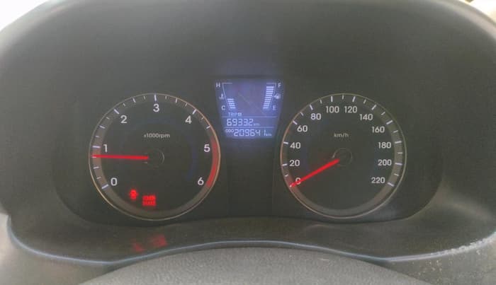 2011 Hyundai Verna FLUIDIC 1.6 CRDI EX, Diesel, Manual, 20,10,000 km, interior