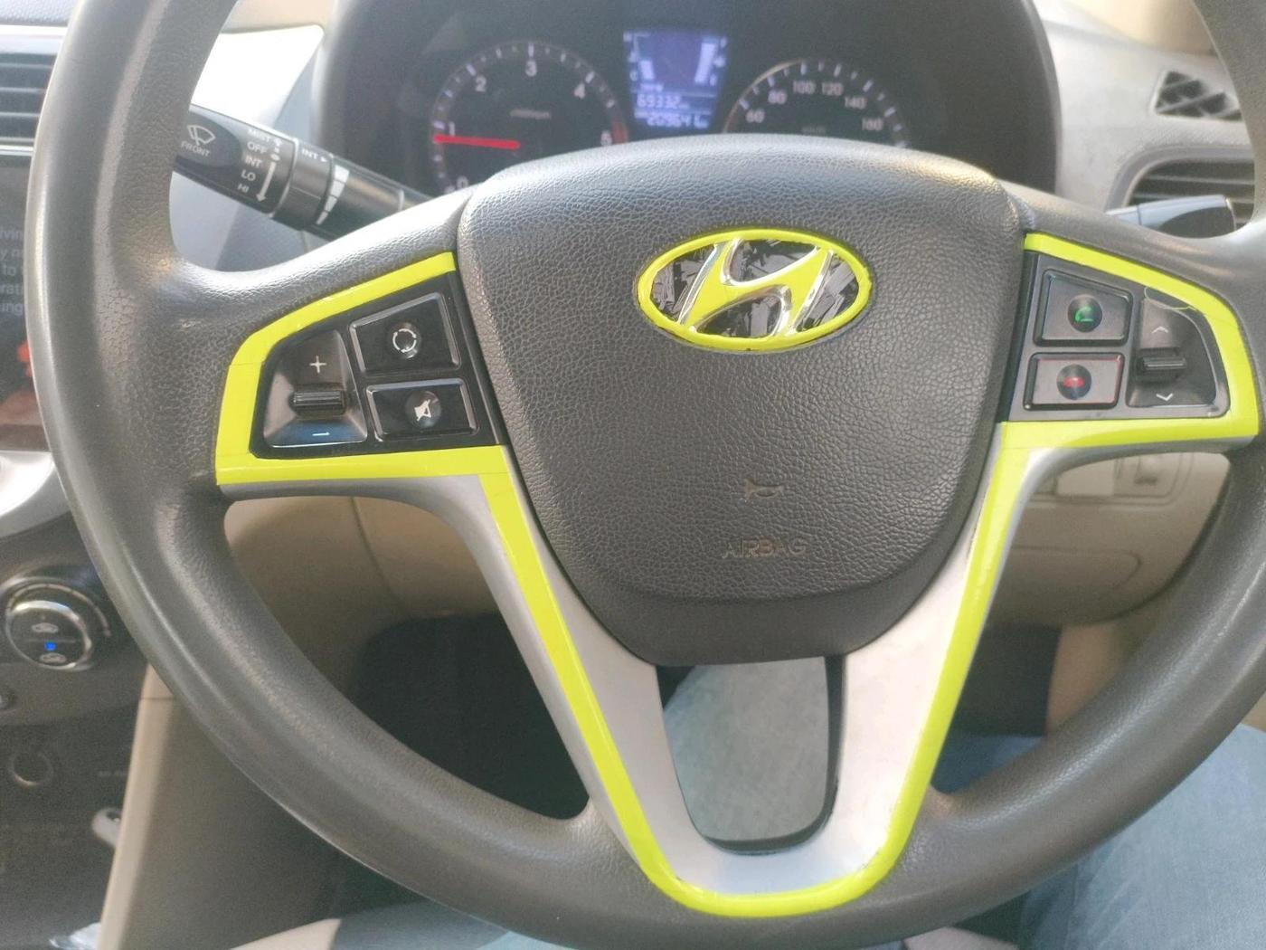 2011 Hyundai Verna FLUIDIC 1.6 CRDI EX, Diesel, Manual, 20,10,000 km, interior