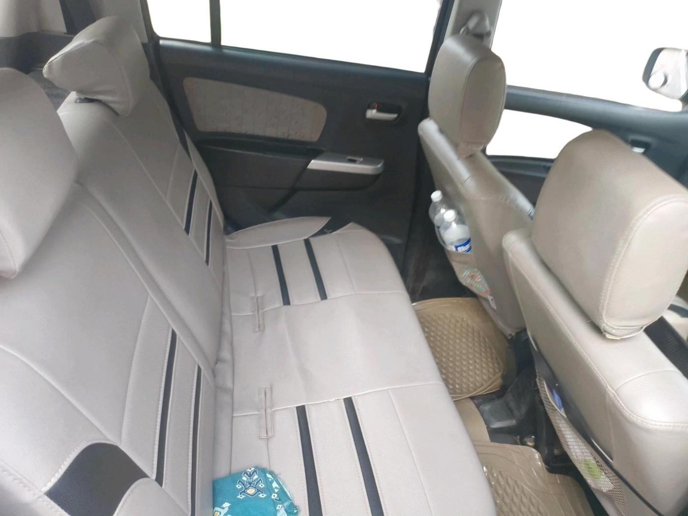 2015 Maruti Wagon R 1.0 VXI, Petrol, Manual, 71,334 km, interior