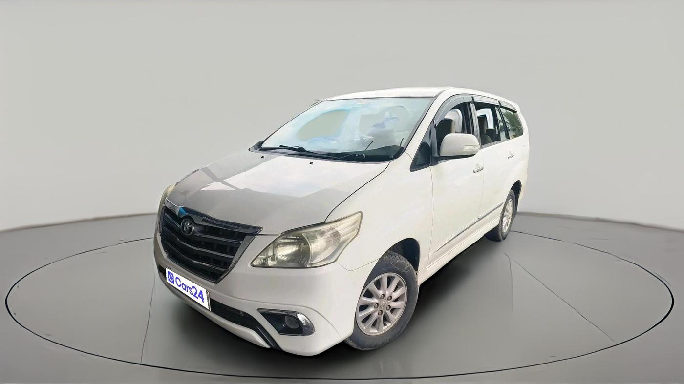 2014 Toyota Innova 2.5 VX 7 STR, Diesel, Manual, 1,36,893 km, exterior