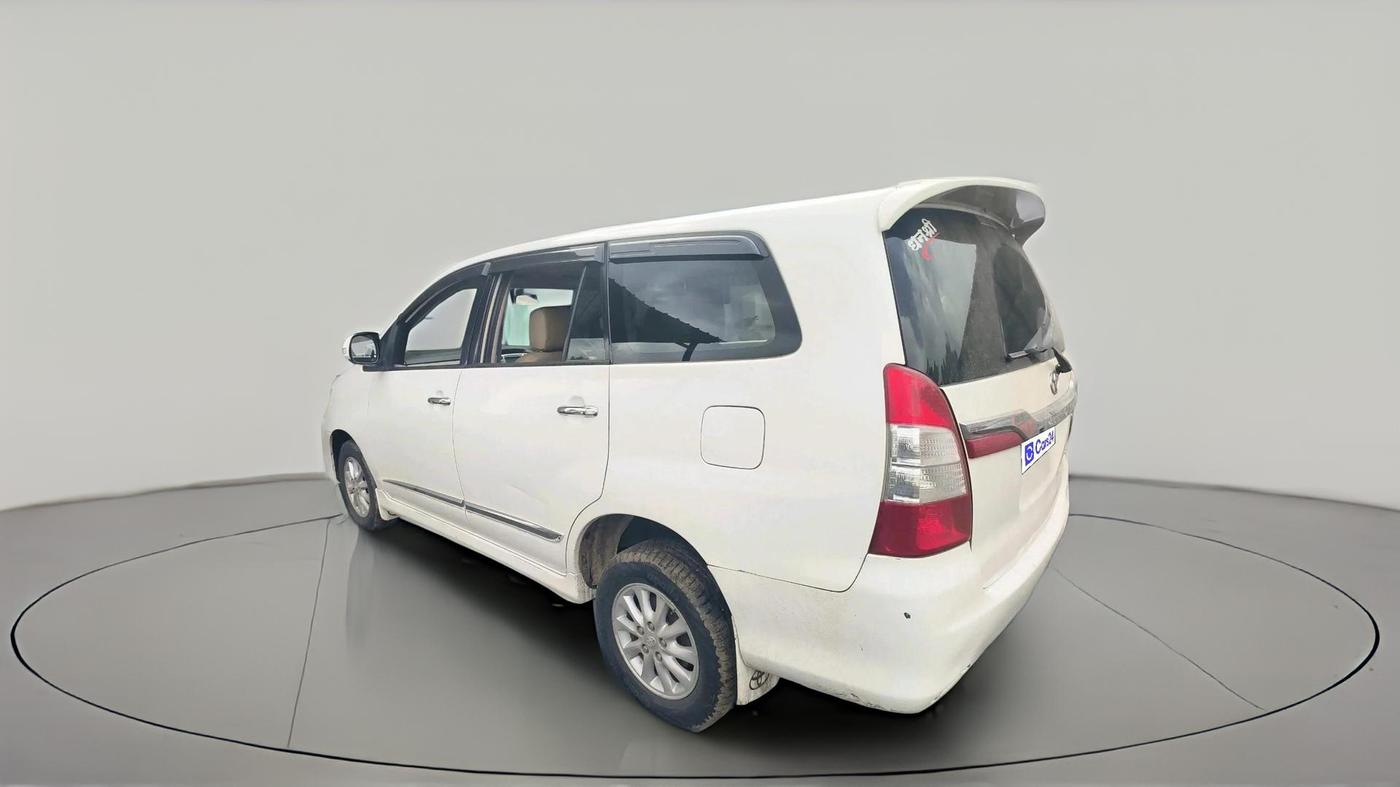 2014 Toyota Innova 2.5 VX 7 STR, Diesel, Manual, 1,36,893 km, exterior