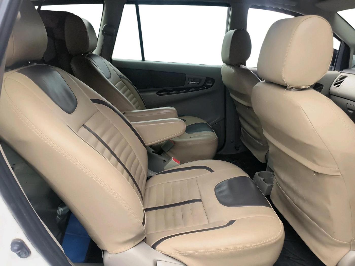 2014 Toyota Innova 2.5 VX 7 STR, Diesel, Manual, 1,36,893 km, interior