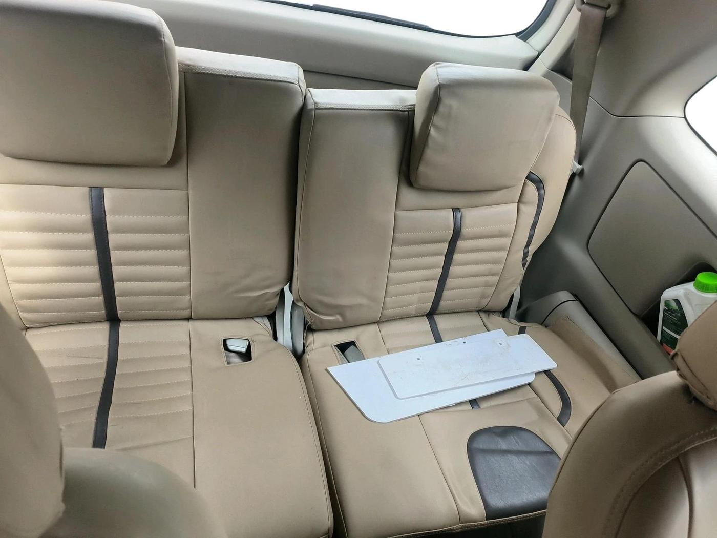 2014 Toyota Innova 2.5 VX 7 STR, Diesel, Manual, 1,36,893 km, interior