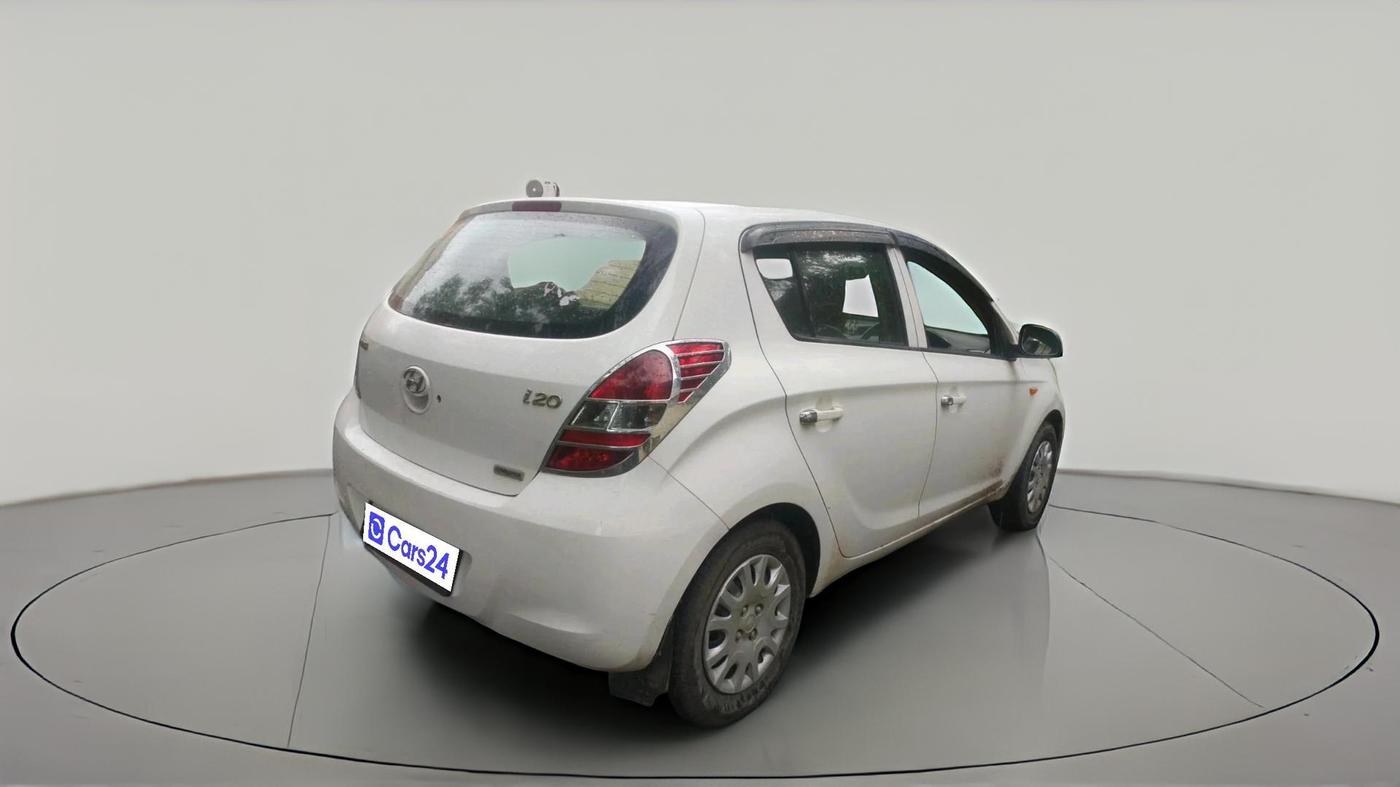 2011 Hyundai i20 MAGNA 1.2, CNG, Manual, 1,21,182 km, exterior
