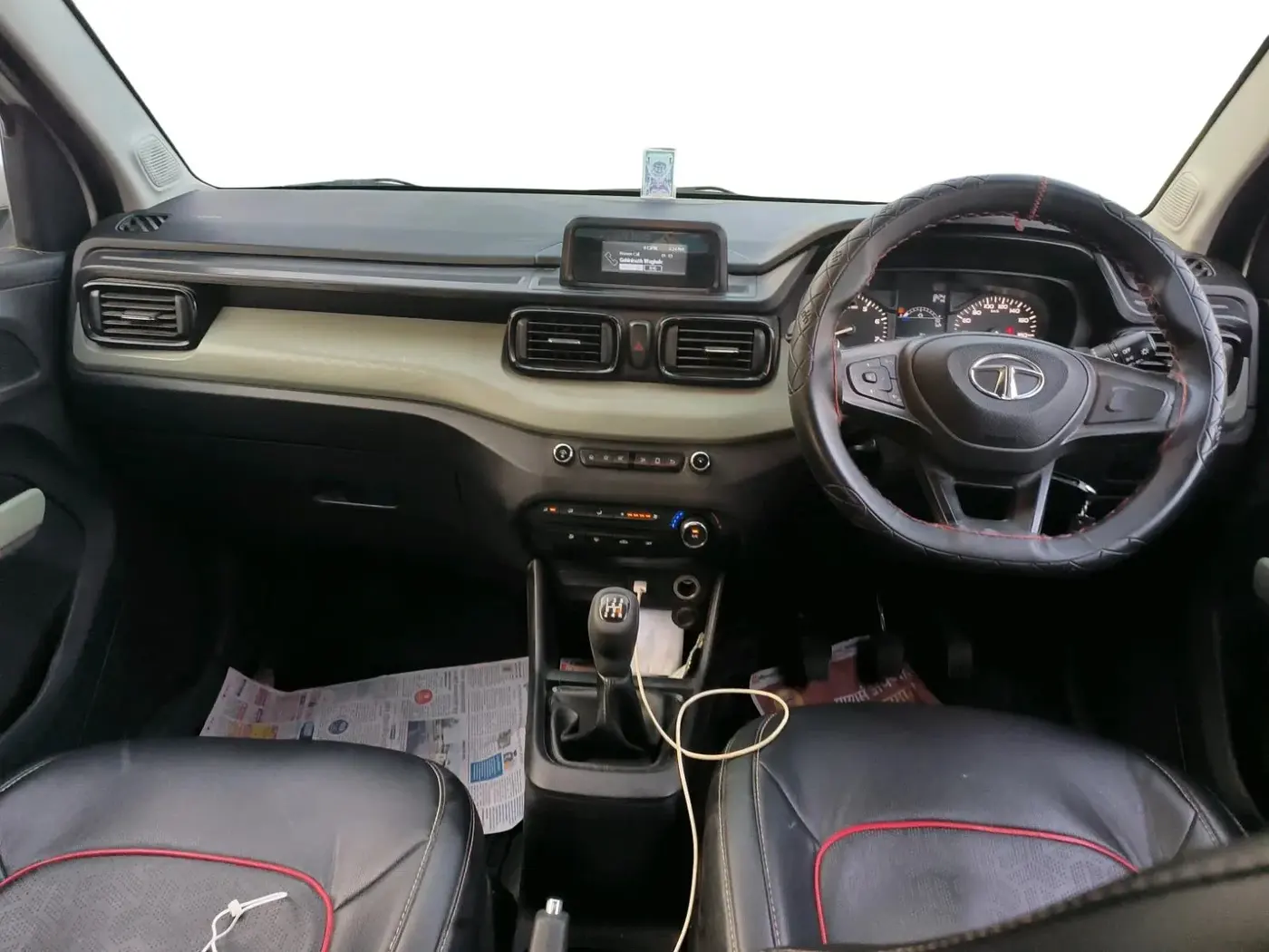 2022 Tata PUNCH ADVENTURE MT, Petrol, Manual, 52,729 km, interior
