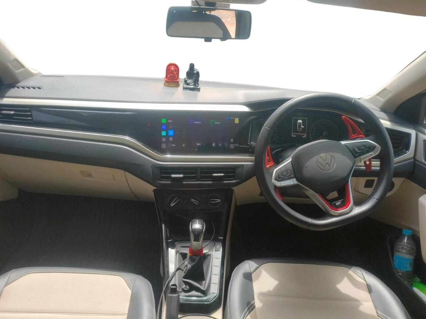 2025 Volkswagen VIRTUS HIGHLINE TSI 1.0 AT, Petrol, Automatic, 13,325 km, interior