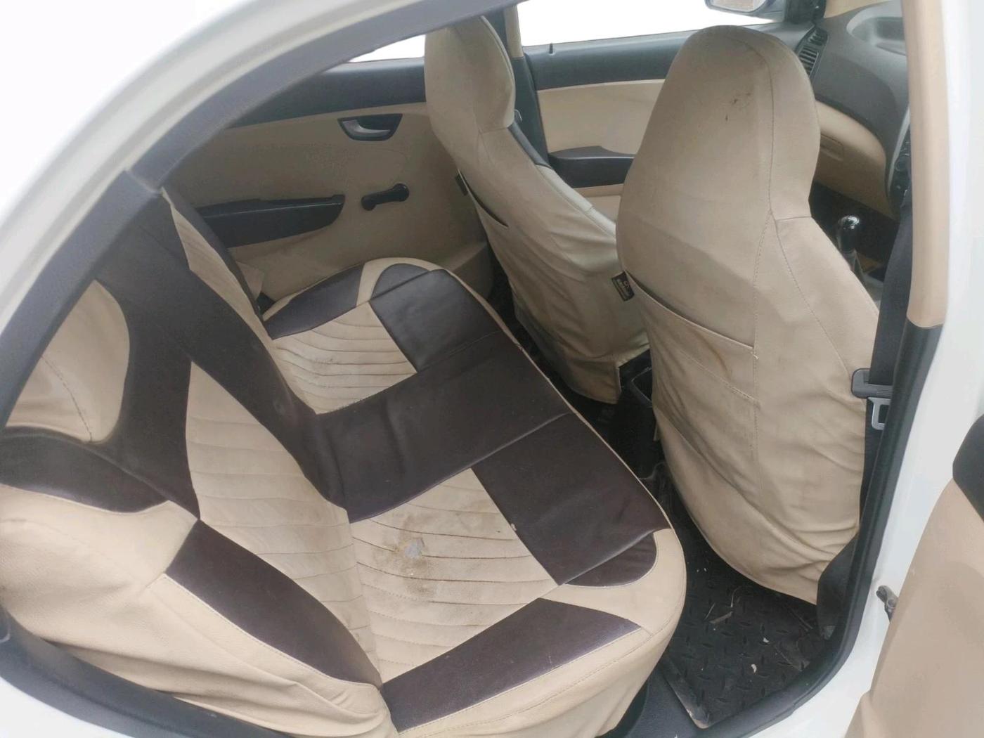 2013 Hyundai Eon SPORTZ, CNG, Manual, 2,03,649 km, interior