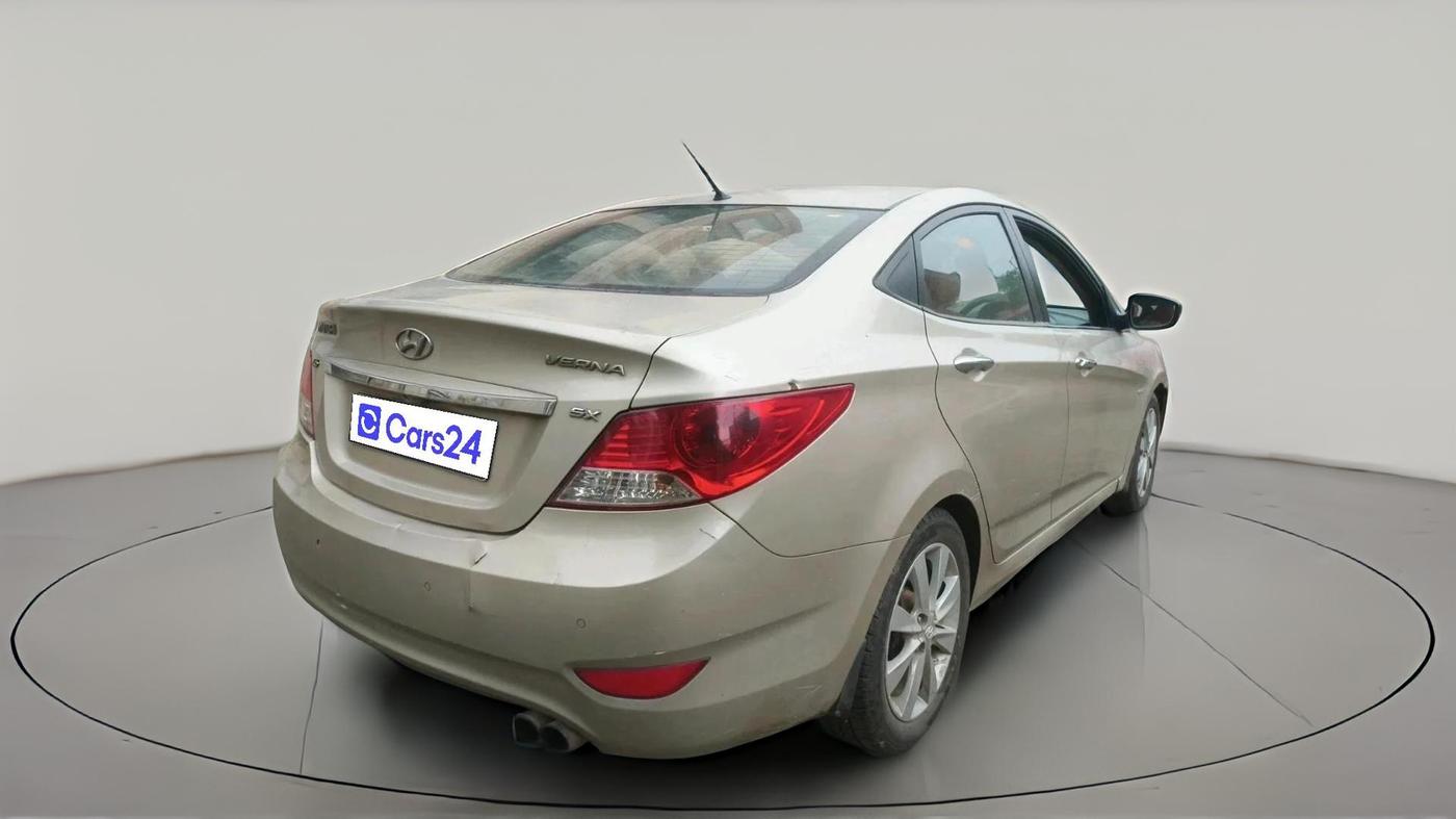 2013 Hyundai Verna FLUIDIC 1.6 CRDI SX, Diesel, Manual, 1,75,020 km, exterior