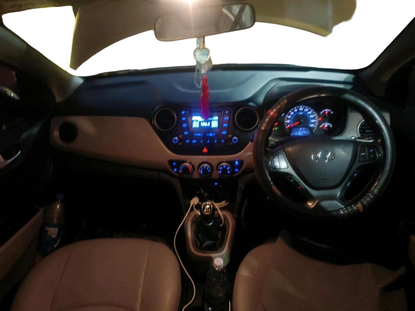 2016 Hyundai Grand i10 ASTA (O) 1.2 KAPPA VTVT, Petrol, Manual, 1,21,189 km, interior