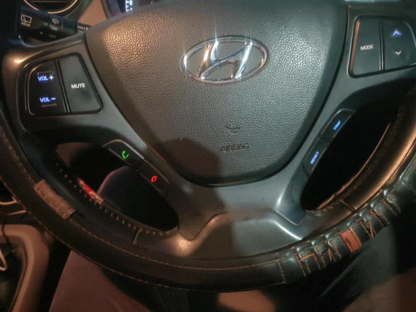2016 Hyundai Grand i10 ASTA (O) 1.2 KAPPA VTVT, Petrol, Manual, 1,21,189 km, interior