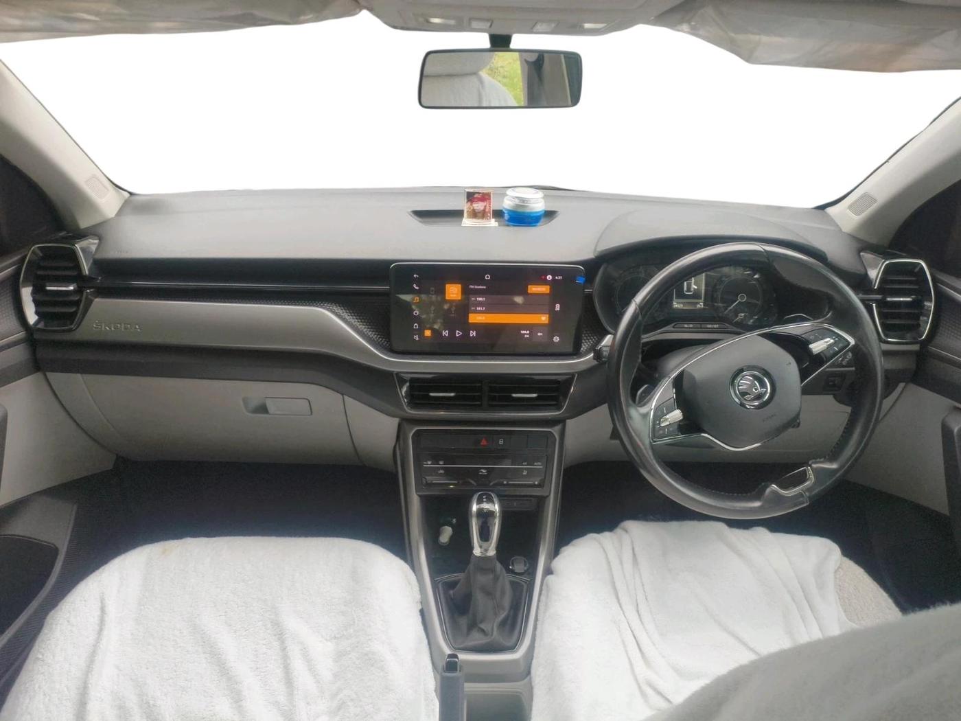 2022 Skoda KUSHAQ AMBITION 1.0L TSI AT, Petrol, Automatic, 24,121 km, interior