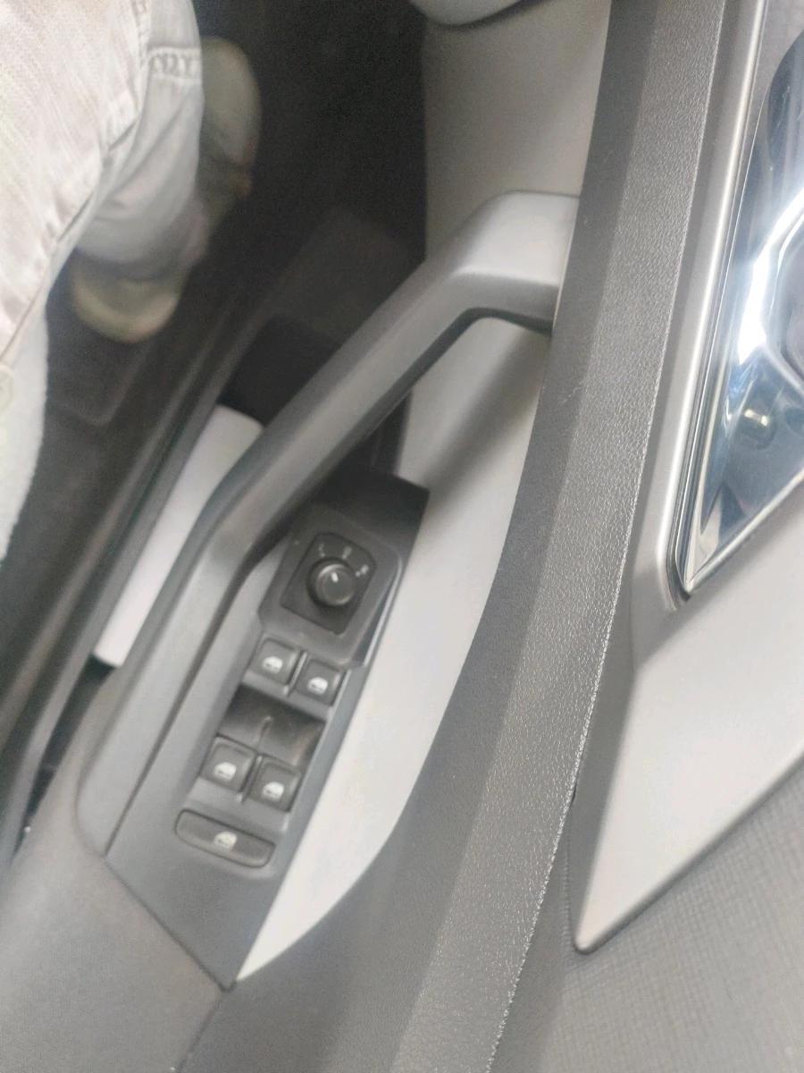 2022 Skoda KUSHAQ AMBITION 1.0L TSI AT, Petrol, Automatic, 24,121 km, interior