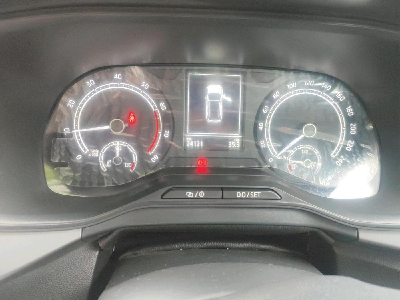 2022 Skoda KUSHAQ AMBITION 1.0L TSI AT, Petrol, Automatic, 24,121 km, interior