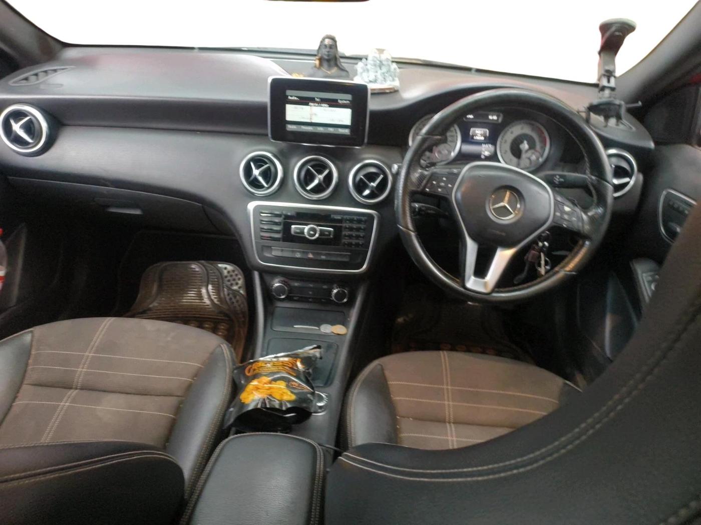 2014 Mercedes Benz A Class A180 SPORT PETROL, Petrol, Automatic, 1,79,900 km, interior