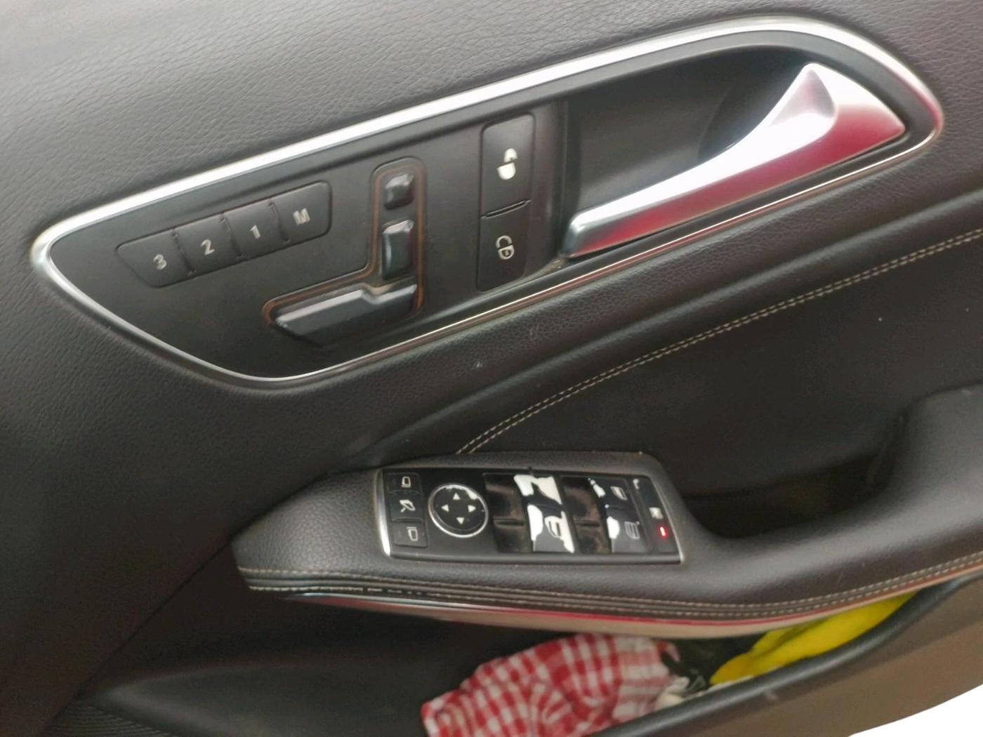 2014 Mercedes Benz A Class A180 SPORT PETROL, Petrol, Automatic, 1,79,900 km, interior