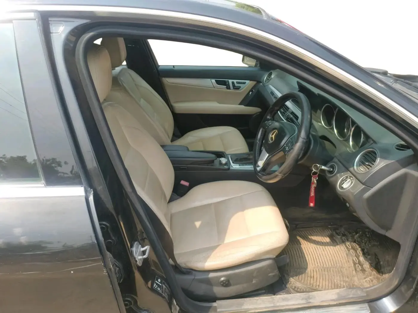 2013 Mercedes Benz C Class C250 CDI AT AVANTGARDE, Diesel, Automatic, 1,41,000 km, interior