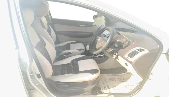 2011 Hyundai i20 MAGNA 1.2, Petrol, Manual, 1,23,088 km, interior