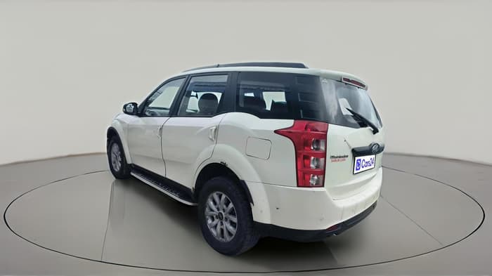 2017 Mahindra XUV500 W6, Diesel, Manual, 1,96,269 km, exterior