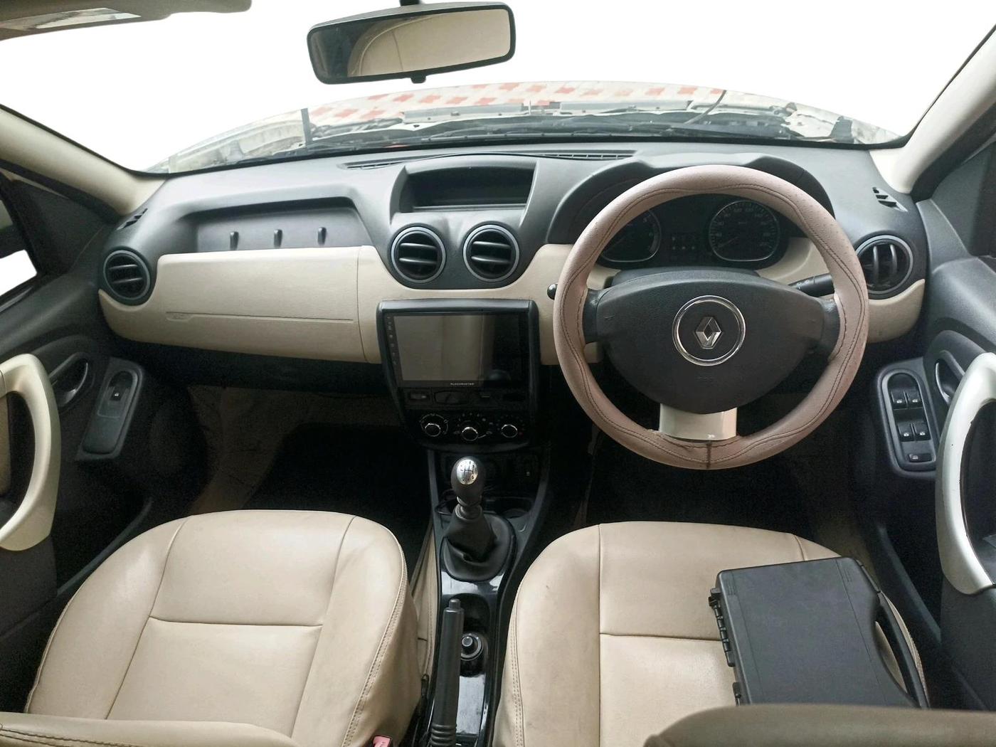 2013 Renault Duster 110 PS RXL DIESEL, Diesel, Manual, 1,30,476 km, interior
