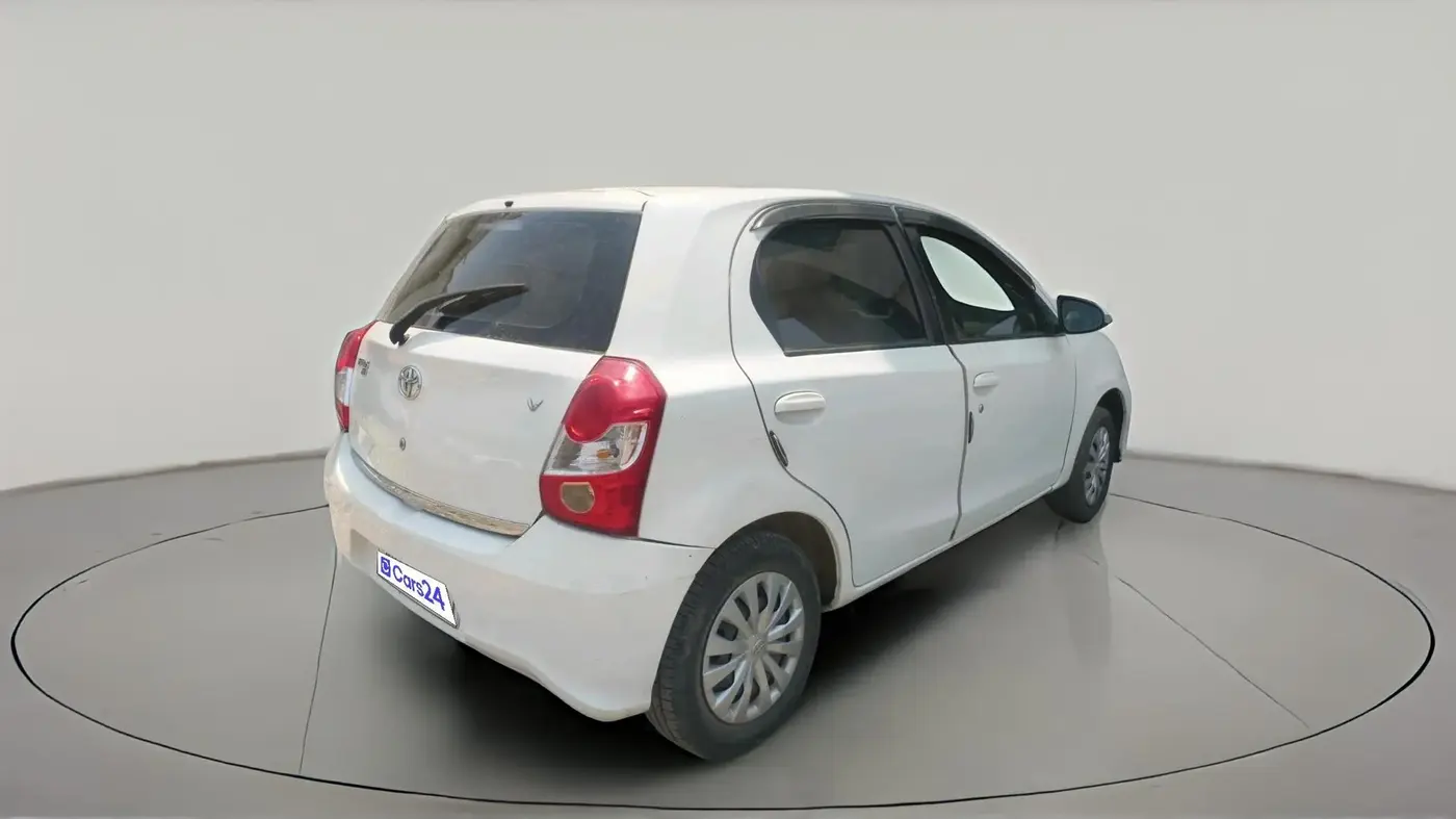 2018 Toyota Etios Liva V, CNG, Manual, 91,327 km, exterior