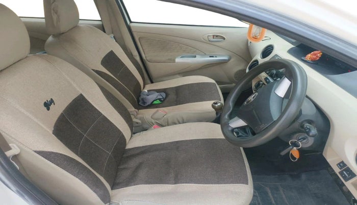 2018 Toyota Etios Liva V, CNG, Manual, 91,327 km, interior