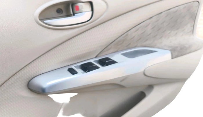 2018 Toyota Etios Liva V, CNG, Manual, 91,327 km, interior