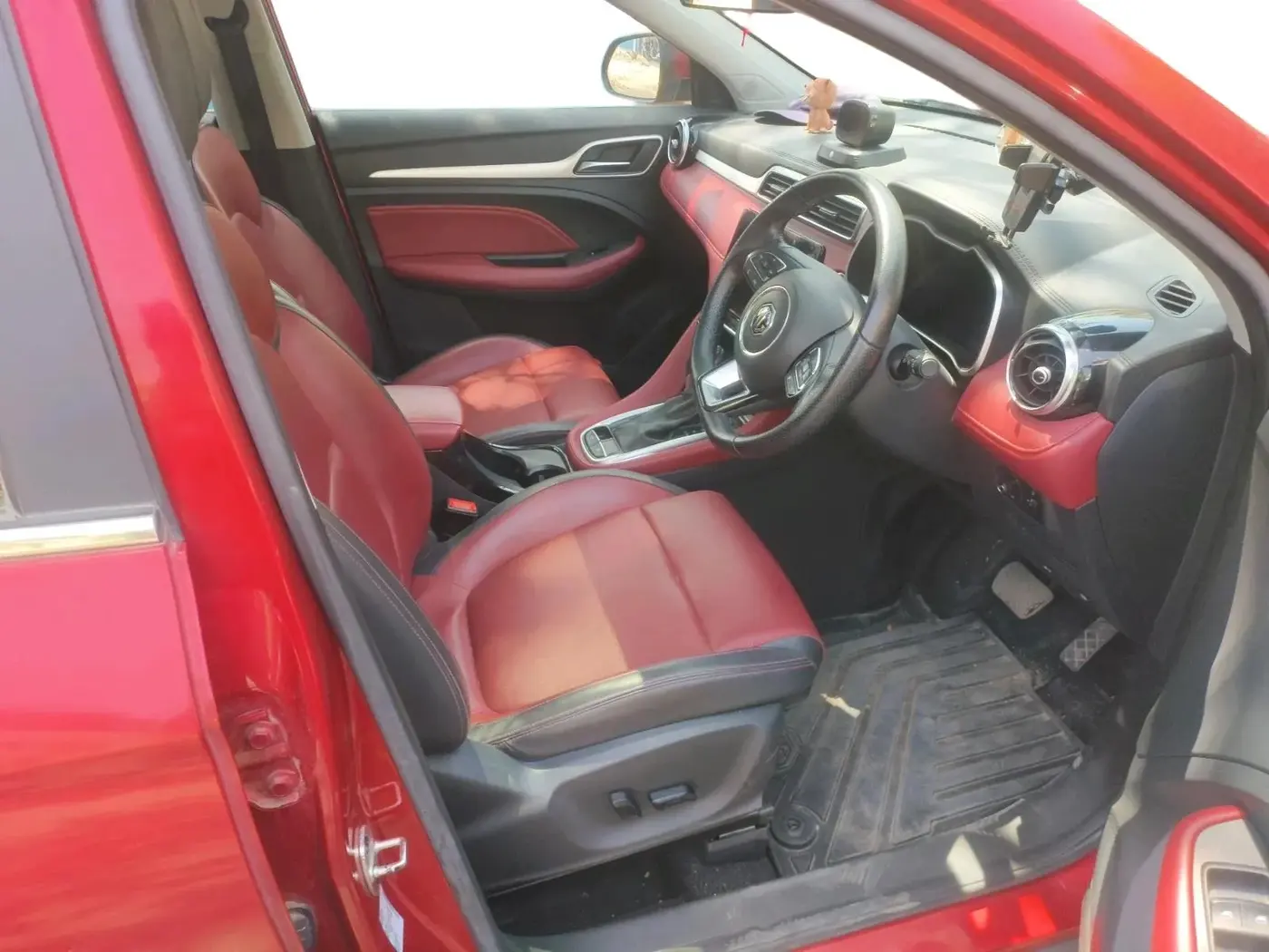 2022 MG ASTOR SAVVY 1.5 CVT S RED, Petrol, Automatic, 28,844 km, interior