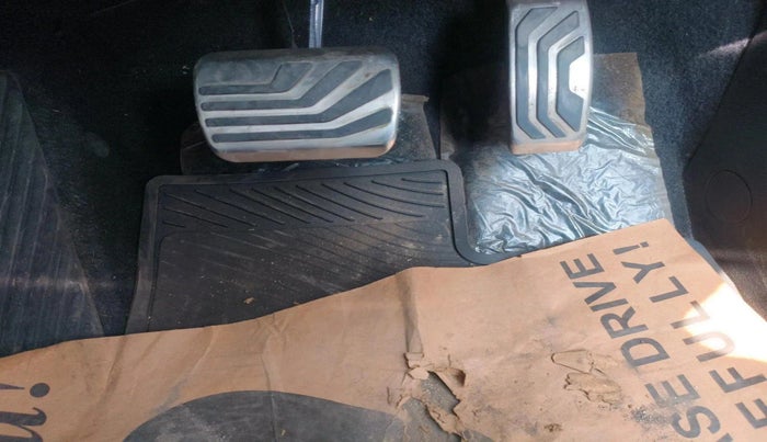 2024 Mahindra XUV700 AX 7 Luxury Pack D AT 6 STR, Diesel, Automatic, 19,516 km, interior