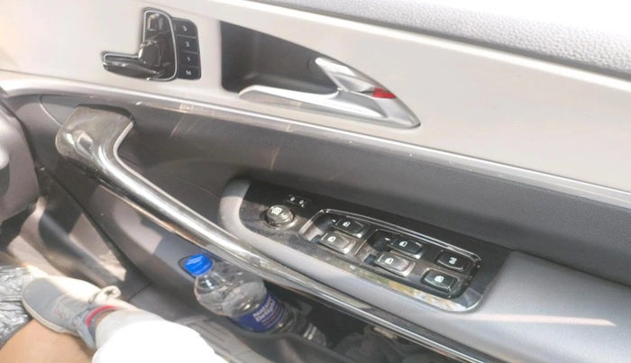 2024 Mahindra XUV700 AX 7 Luxury Pack D AT 6 STR, Diesel, Automatic, 19,516 km, interior