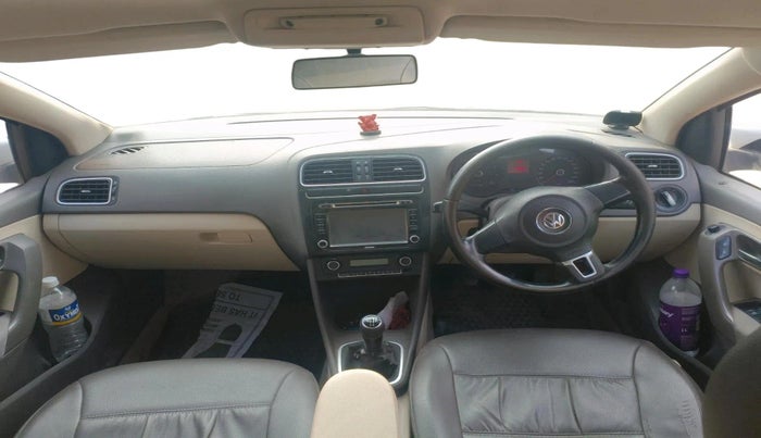 2011 Volkswagen Vento HIGHLINE 1.6 MPI, Petrol, Manual, 84,303 km, interior