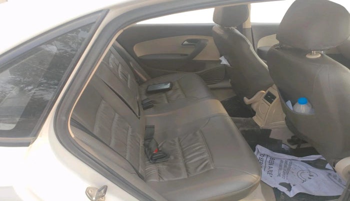 2011 Volkswagen Vento HIGHLINE 1.6 MPI, Petrol, Manual, 84,303 km, interior