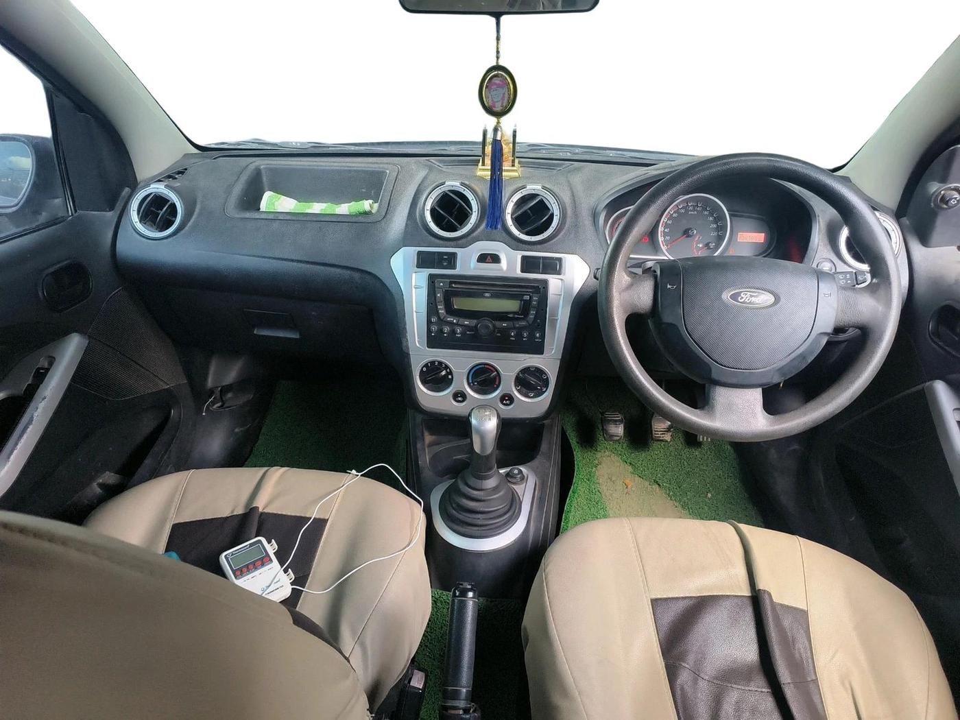 2011 Ford Figo EXI 1.2 PETROL, Petrol, Manual, 1,74,389 km, interior
