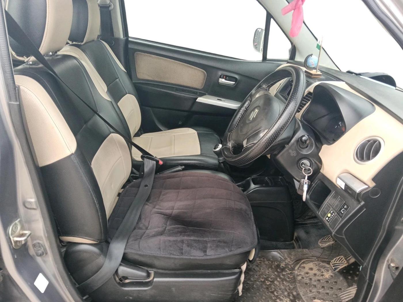 2017 Maruti Wagon R 1.0 LXI CNG, CNG, Manual, 87,827 km, interior
