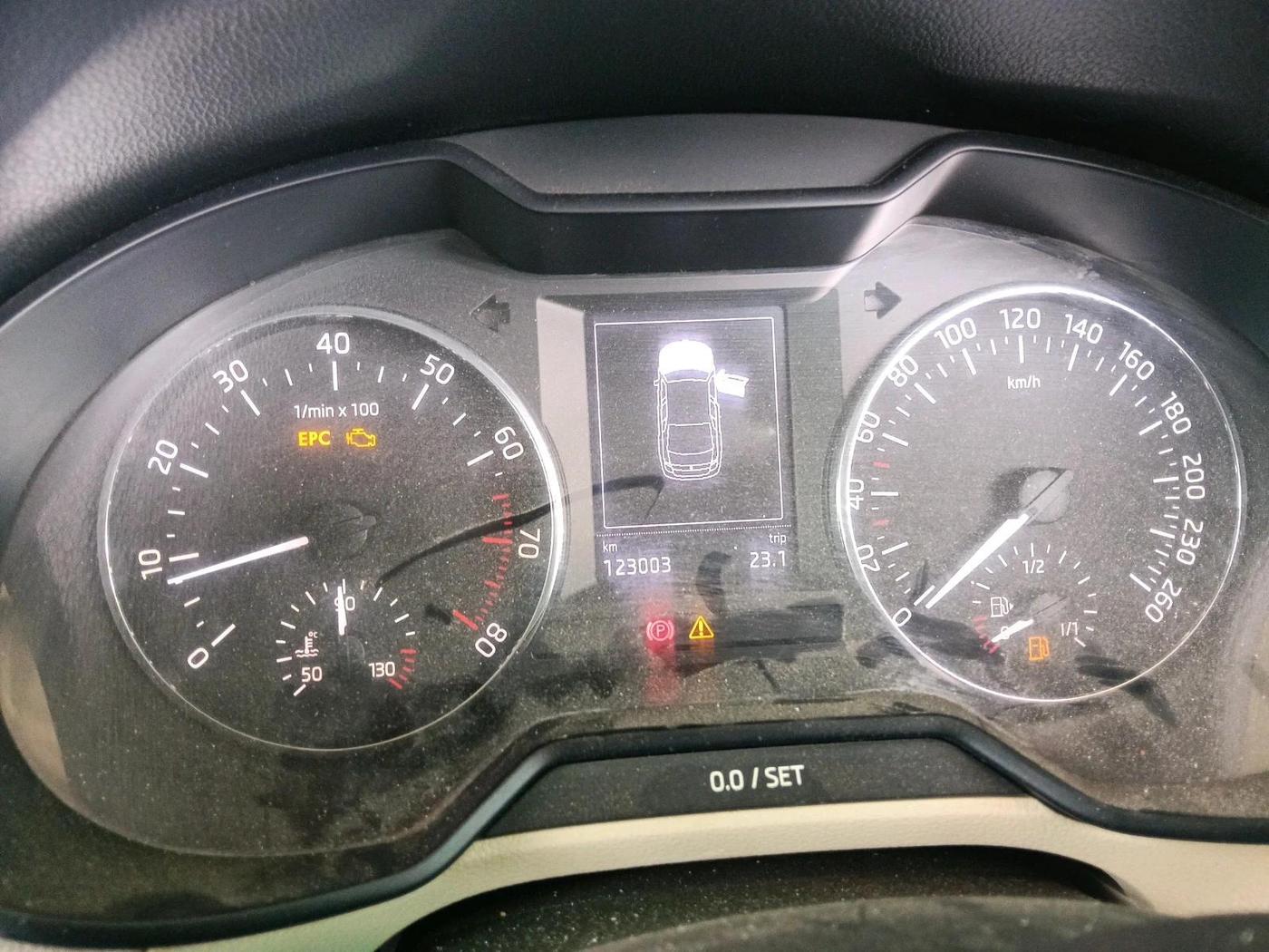 2015 Skoda Octavia ELEGANCE 1.8 TSI AT, CNG, Automatic, 1,23,003 km, interior