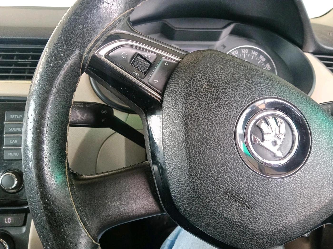 2015 Skoda Octavia ELEGANCE 1.8 TSI AT, CNG, Automatic, 1,23,003 km, interior