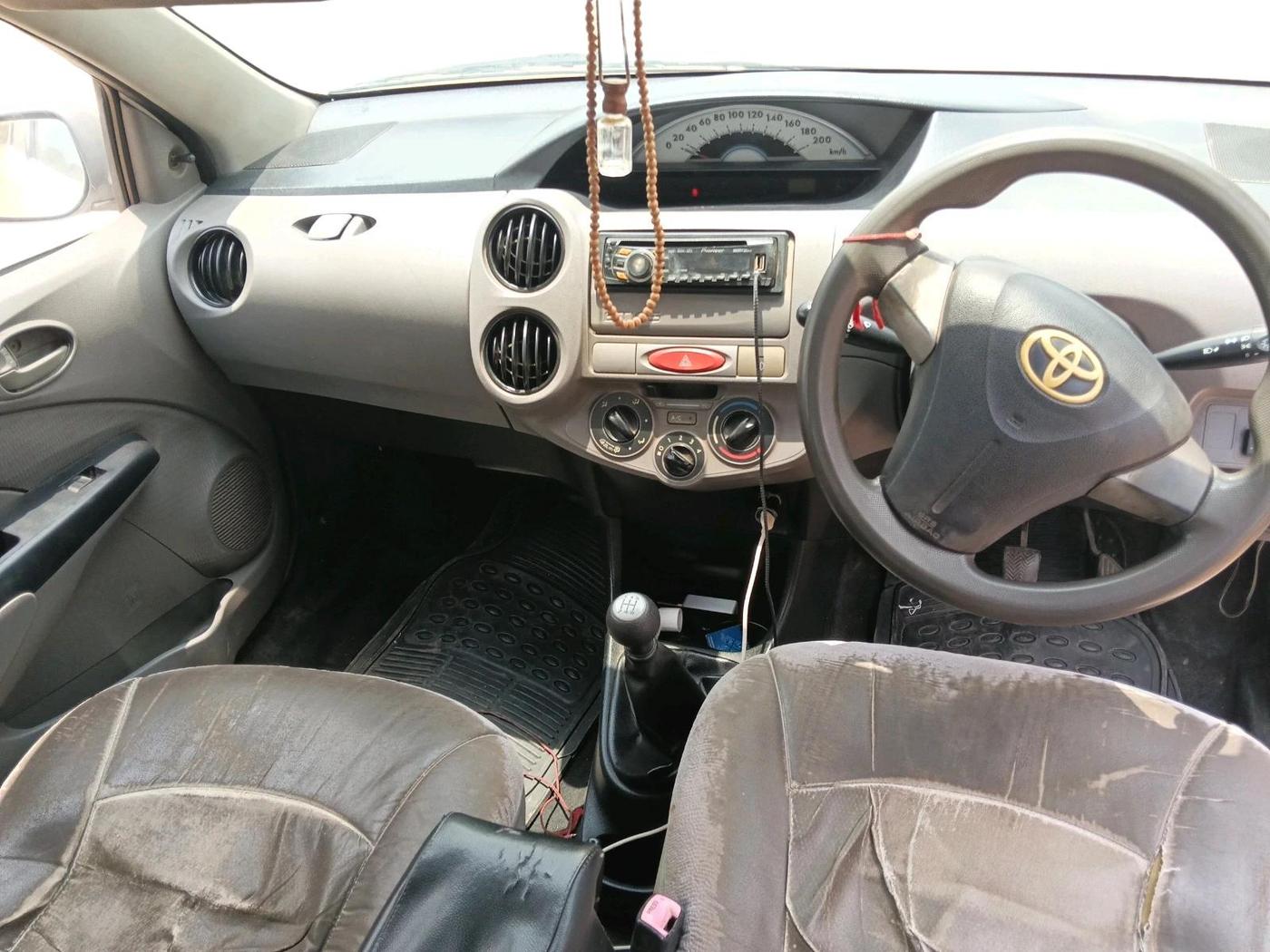 2011 Toyota Etios G, CNG, Manual, 1,50,298 km, interior