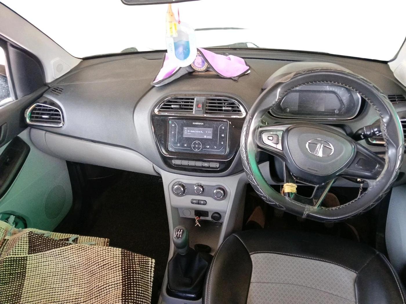 2022 Tata Tiago XT CNG, CNG, Manual, 1,16,871 km, interior