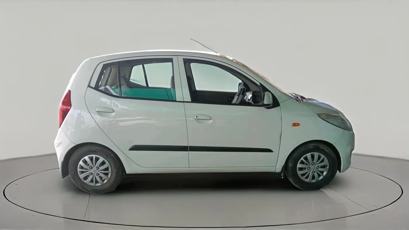 2016 Hyundai i10 SPORTZ 1.1, CNG, Manual, 73,950 km, exterior