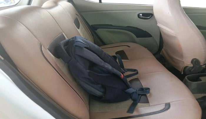 2016 Hyundai i10 SPORTZ 1.1, CNG, Manual, 73,950 km, interior