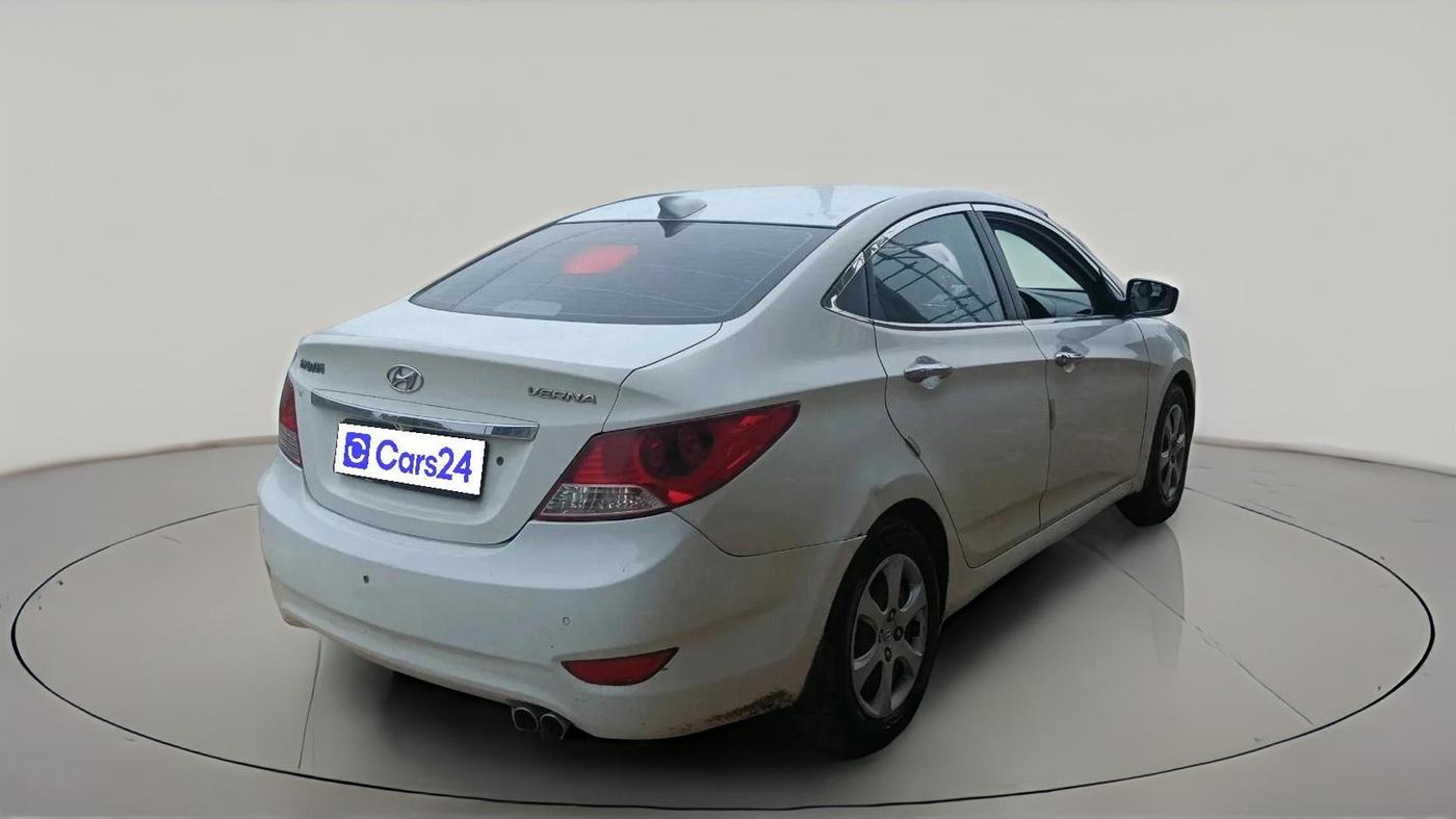 2013 Hyundai Verna FLUIDIC 1.6 VTVT EX, CNG, Manual, 1,10,237 km, exterior