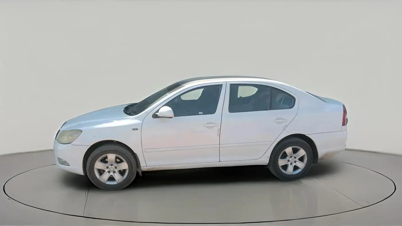 2012 Skoda Laura ELEGANCE 2.0 TDI CR AT, Diesel, Automatic, 1,08,091 km, exterior