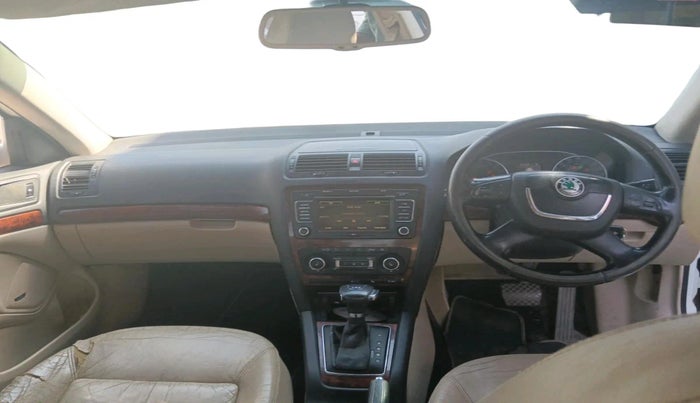 2012 Skoda Laura ELEGANCE 2.0 TDI CR AT, Diesel, Automatic, 1,08,091 km, interior